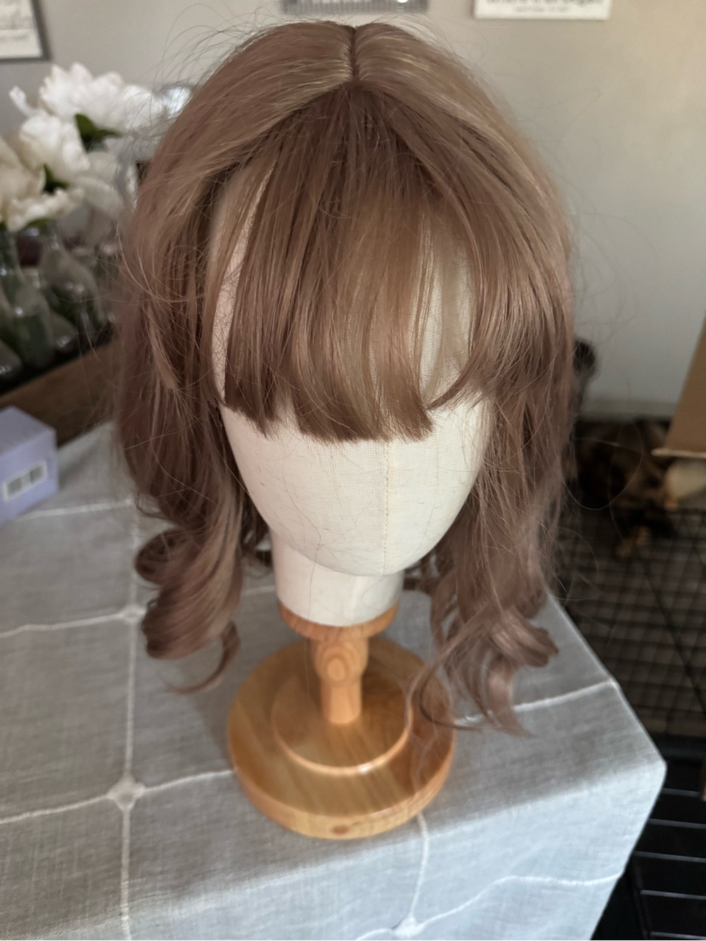Women’s Wavy Fringe Wig in Light Brown — Natural-Look Style